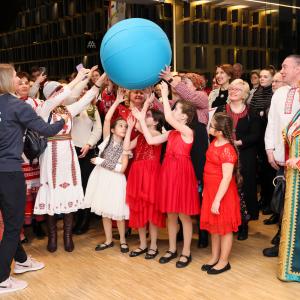 Opening events of the Cultural Diversity Year culminated with the handover of the theme year title at the Tallinn College of Music and Ballet (Raul Mee, Kristi Sits)