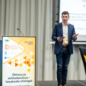 Panel discussion moderator Margo Loor. Photo: Erlend Staub