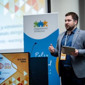 Panel discussion moderator Vladislav Lušin. Photo: Erlend Staub